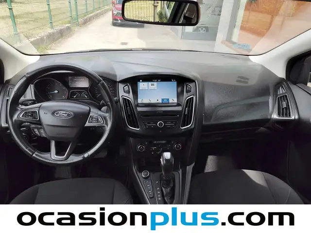 Ford Focus view 9