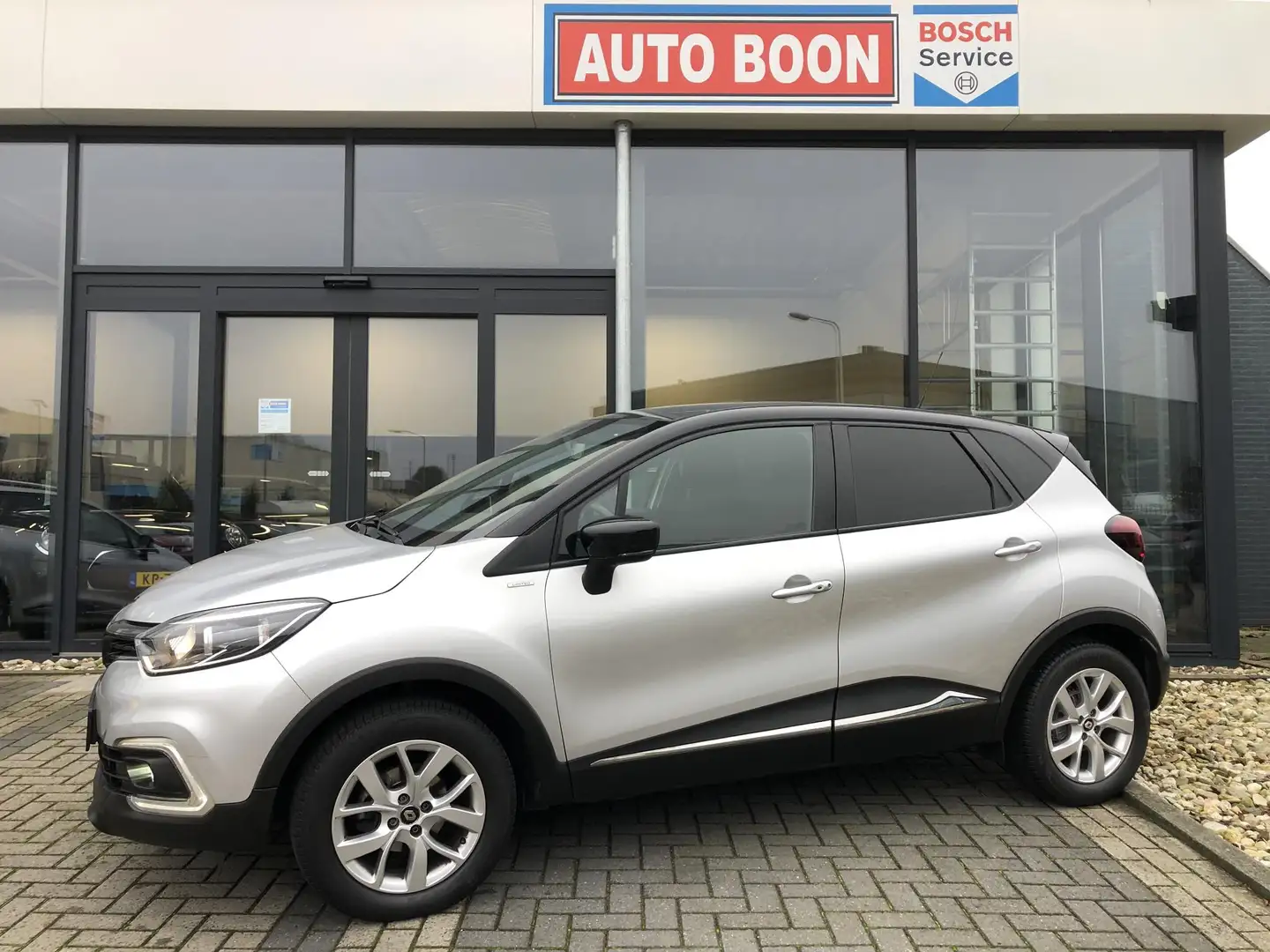 Renault Captur 0.9TCe 90PK LIMITED - AIRCO/NAVI-BT/PDC/PGLAS/ - K Gris - 1