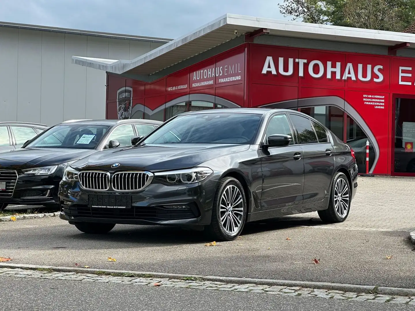 BMW 520 i Limousine  Sport Line / Navi / Ambient / Kamera Gris - 1