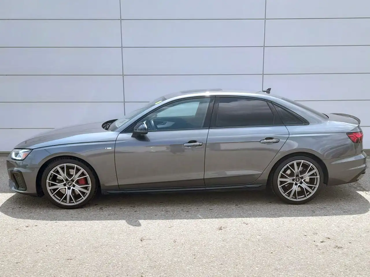 Audi A4 photo Audi A4