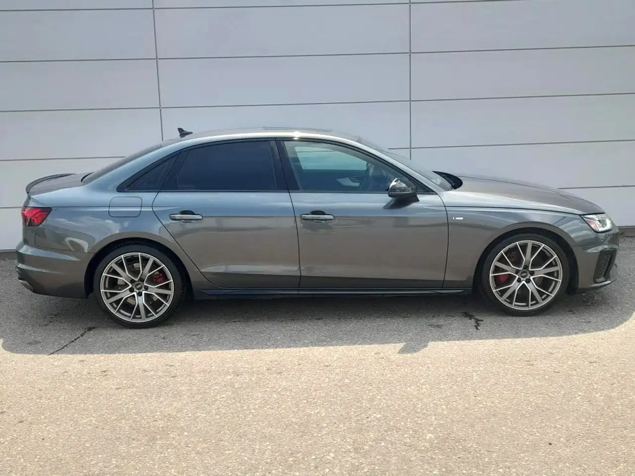 Audi A4 photo Audi A4