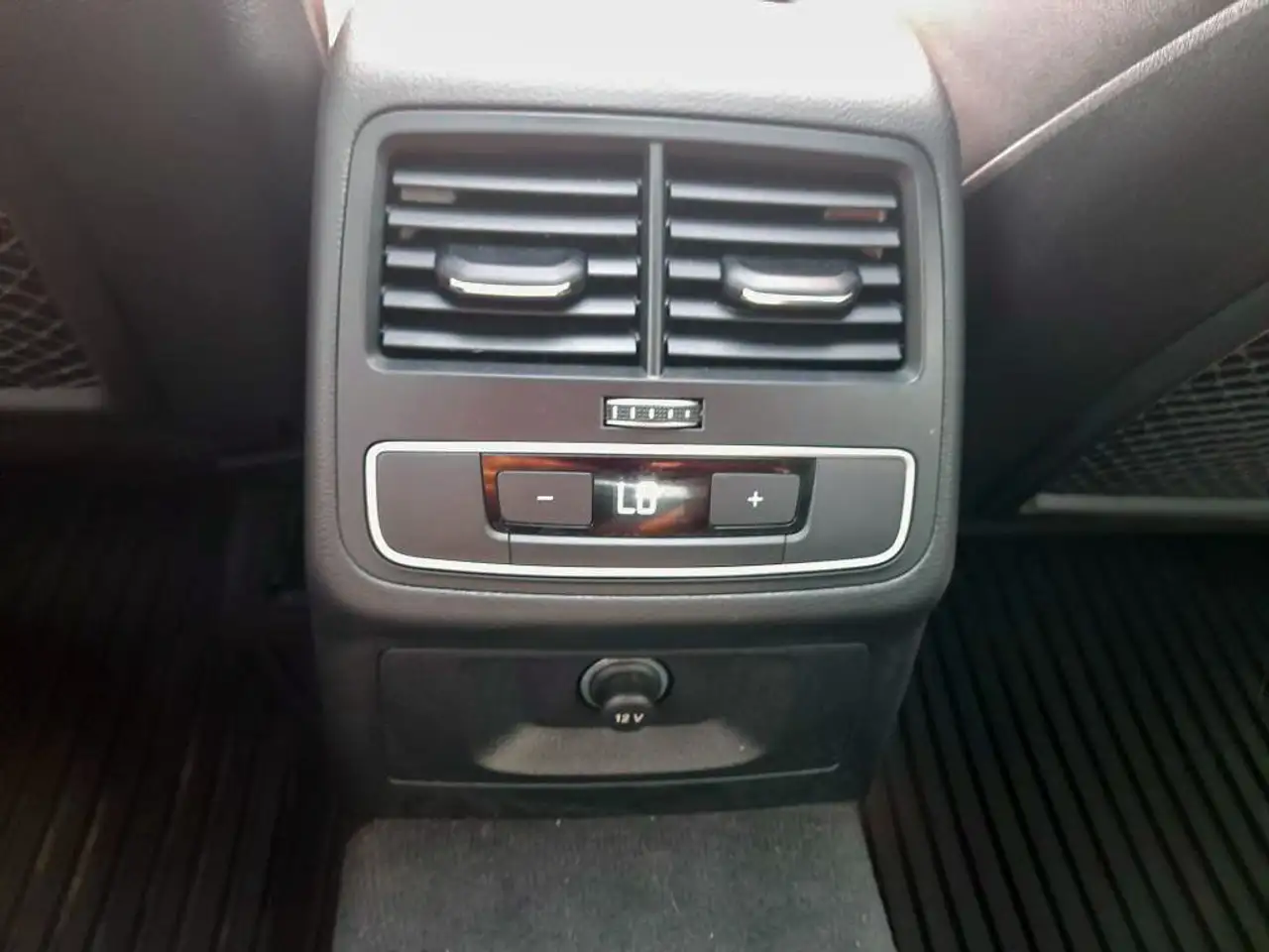 Audi A4 photo Audi A4