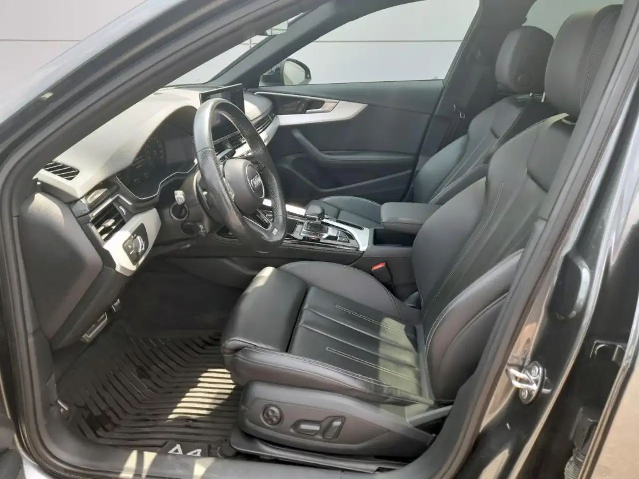 Audi A4 photo Audi A4