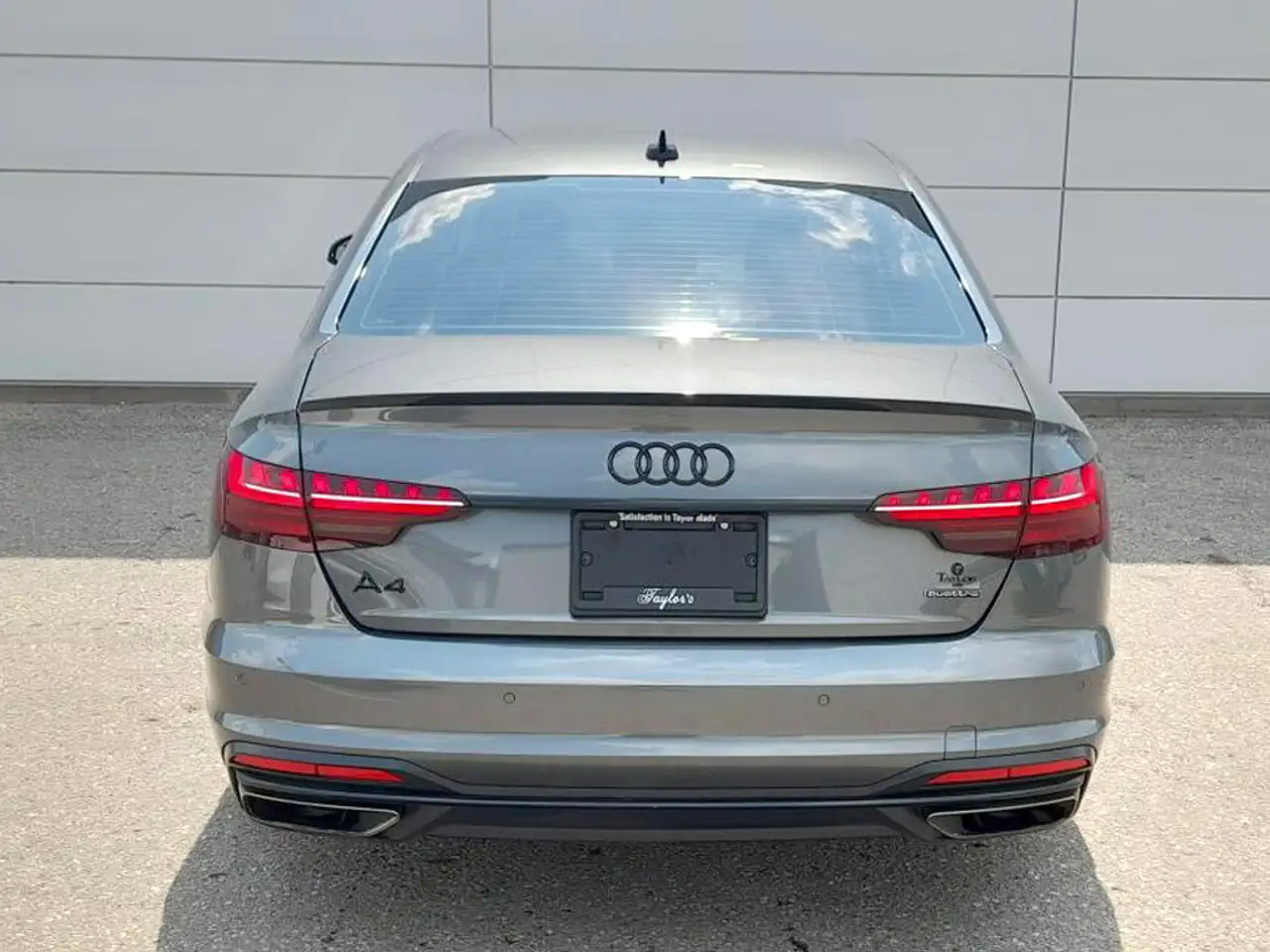 Audi A4 photo Audi A4