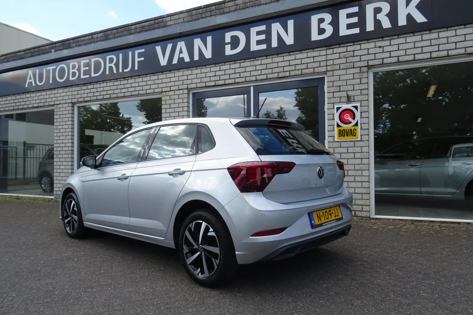Volkswagen Polo 1.0 TSI 95Pk Life IQ-Drive Gris - 2