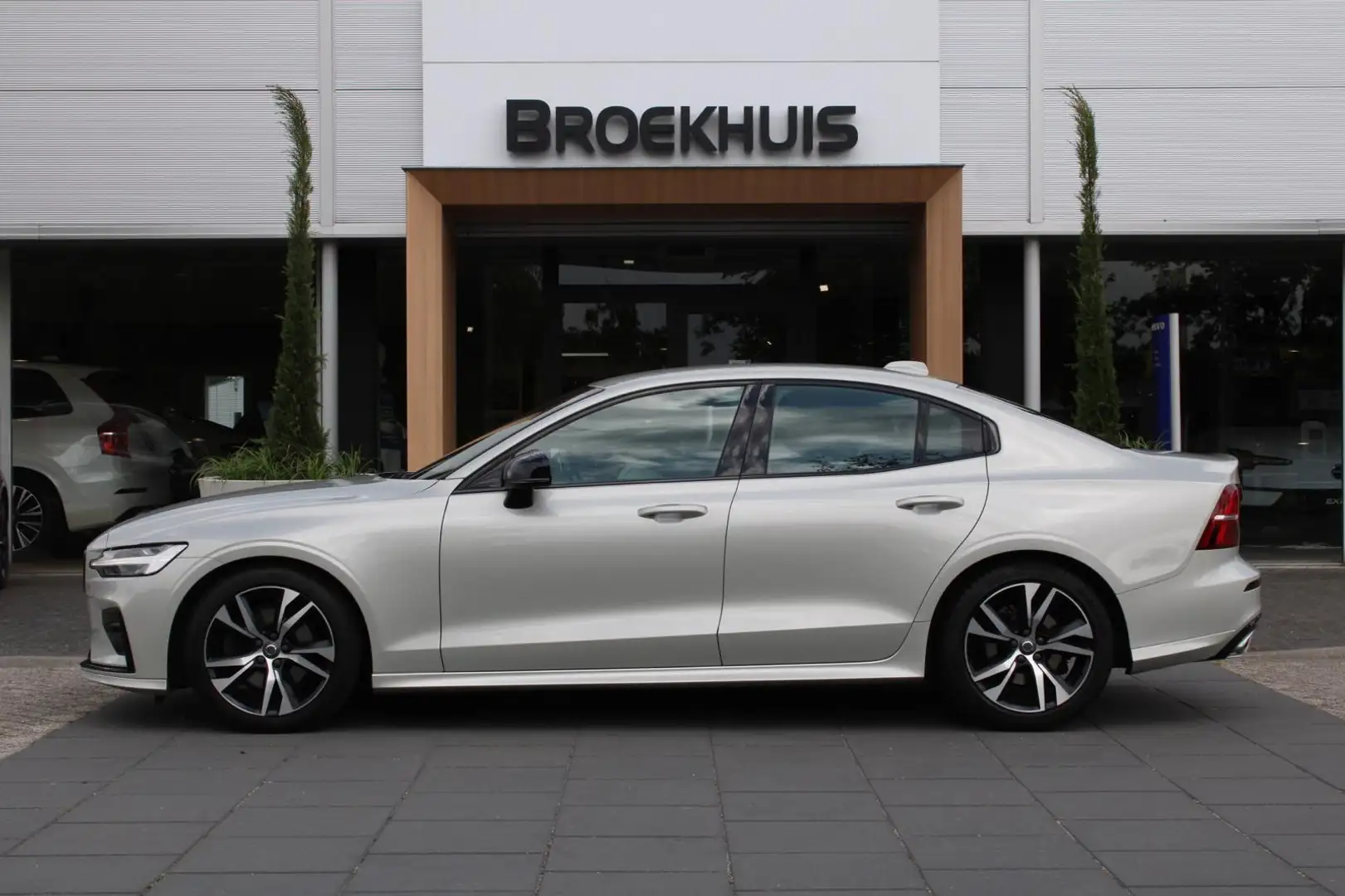 Volvo S60 B3 R-Design | Stoel + Stuurwielverwarming | Parkee Gris - 2
