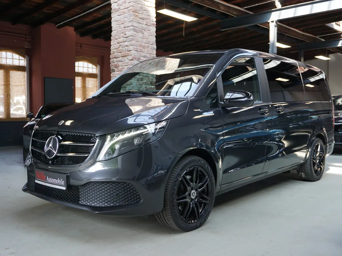 Mercedes-Benz V 300 d 4M AMG StdHz Leder 4x Sitzklim 360° Luft Grau - 1