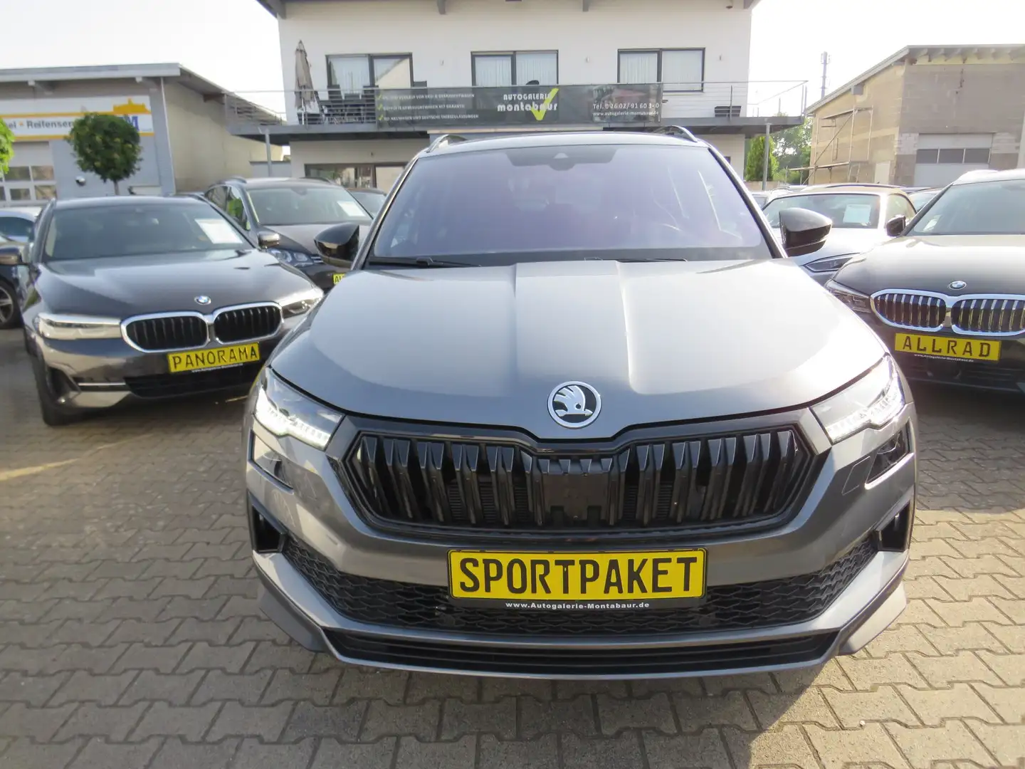 Skoda Karoq 1.5 TSI DSG SPORTLINE *KAMERA *AHK *19ZOLL Grau - 2