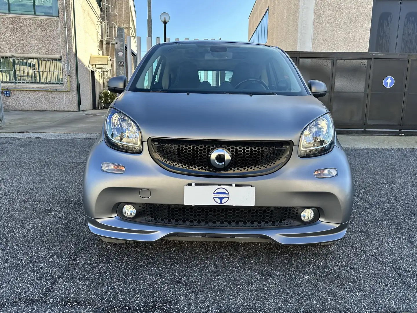 smart forTwo Smart Fortwo 1.0 Twinamic Brabus Pack 71cv Grigio - 2