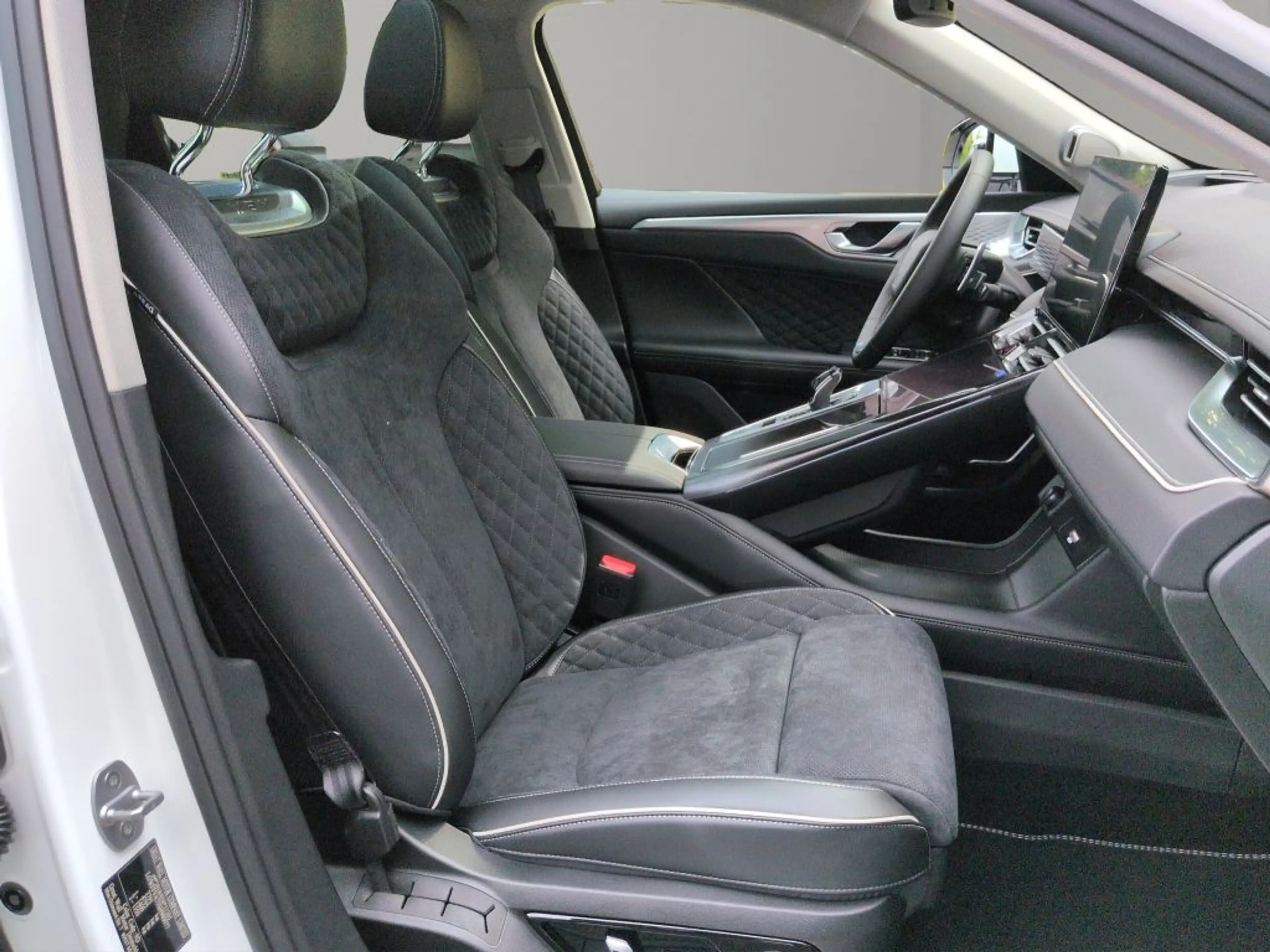 GWM WEY 05 Luxury 2.0 PHEV AWD -Sitzkomfort- — photo 6