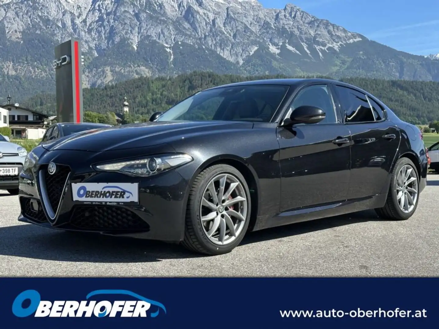 Alfa Romeo Giulia Super 2.2 150 MT RWD Schwarz - 1