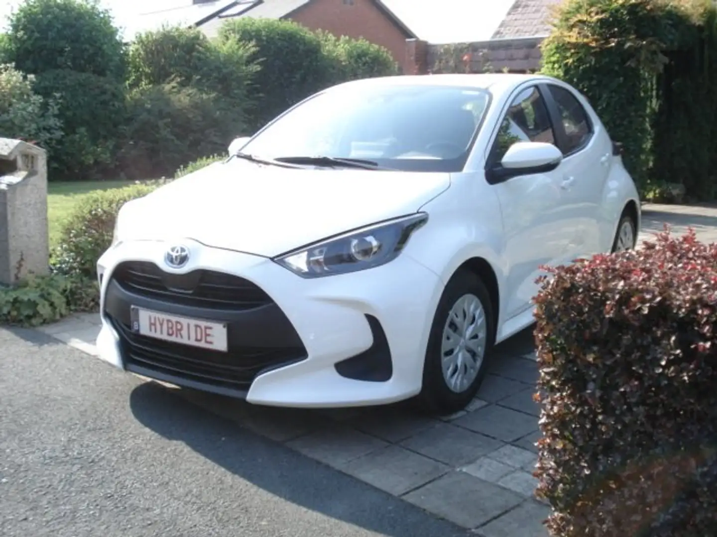 Toyota Yaris 1.5i VVT-i Hybrid E-CVT Dynamic Blanc - 1