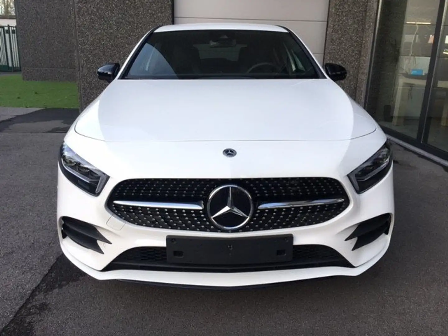 Mercedes-Benz A 160 AMG - NIGHT - LED - NAVI - WIDESCREEN - CAMERA Bianco - 2