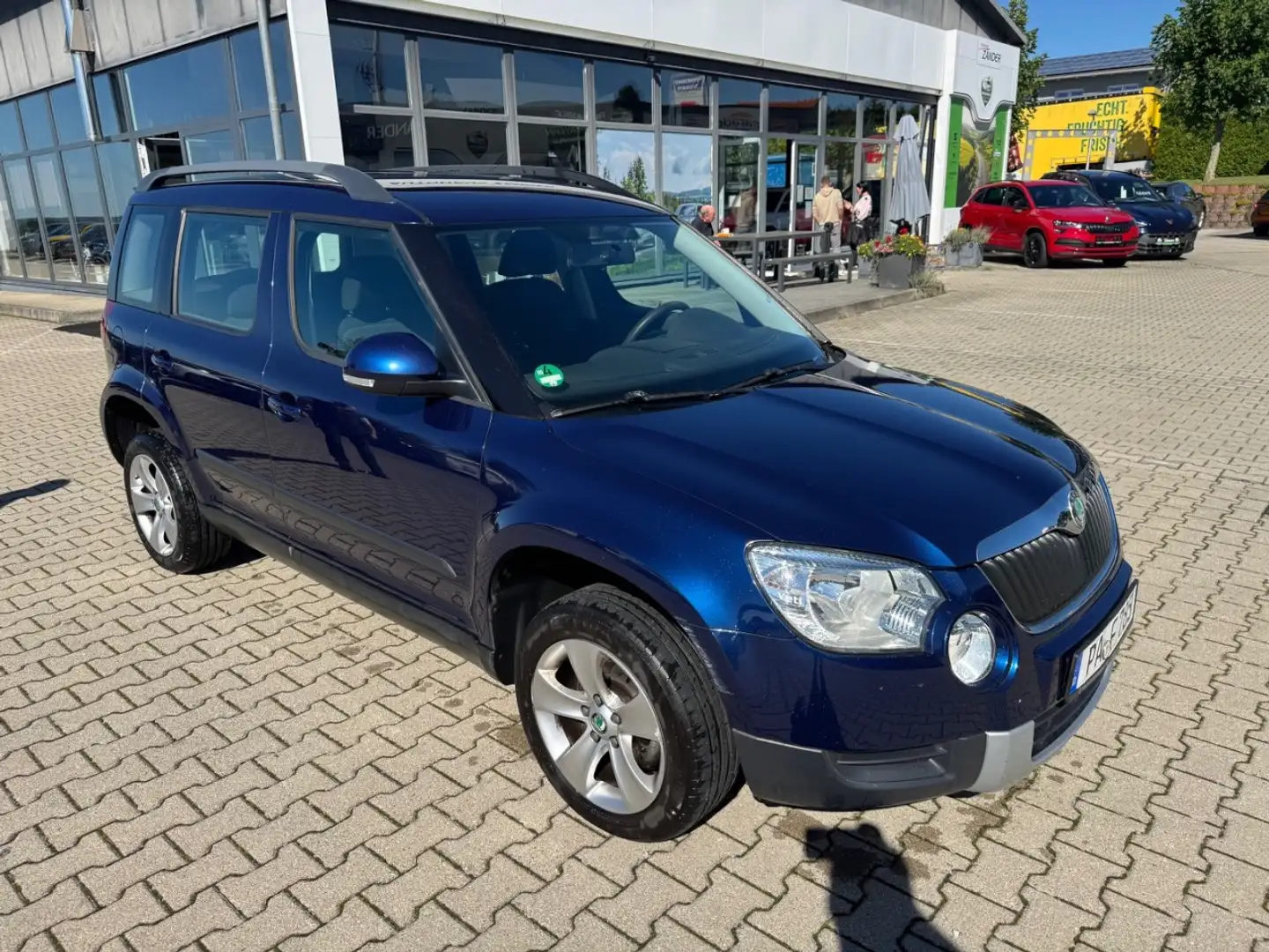 Skoda Yeti Active 4x4 TDI - nur an Händler / Gewerbe Blau - 2
