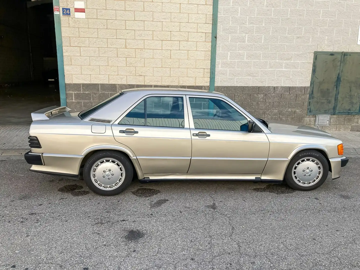Mercedes-Benz 190 2.3 16s W201 Beige - 2