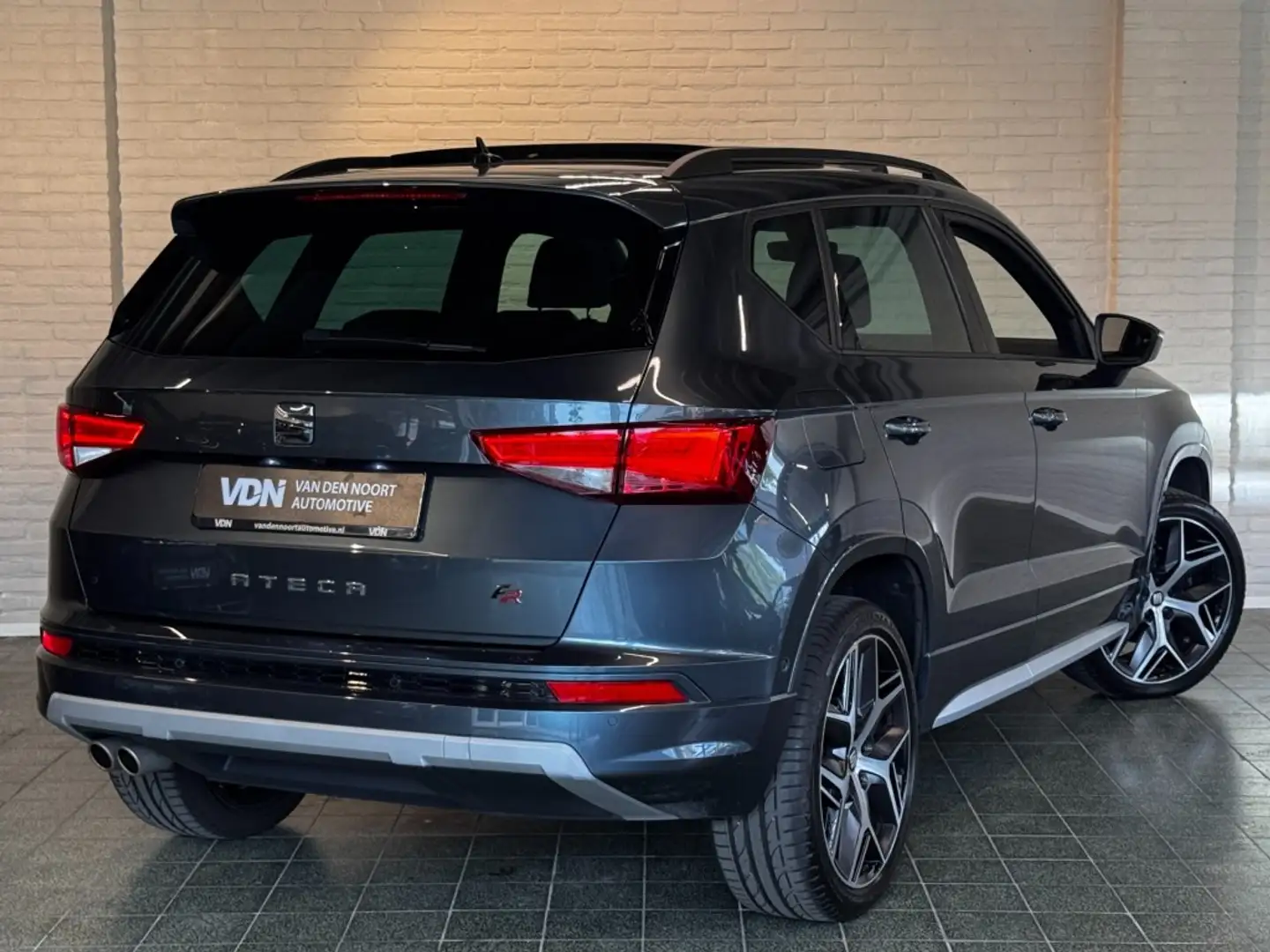 SEAT Ateca 1.5 TSI FR Business Intense Camera Pano 360 Camera Gris - 2