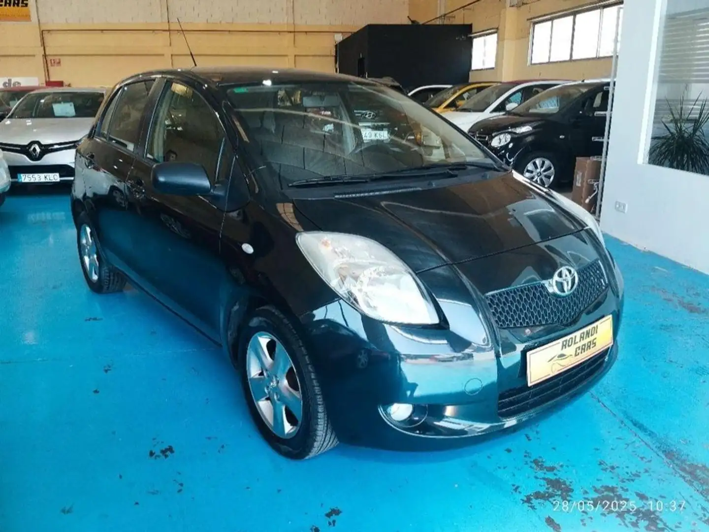 Toyota Yaris 1.3 Active Negro - 2