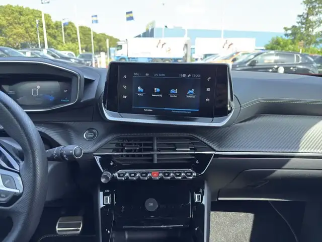 Peugeot 2008 view 12