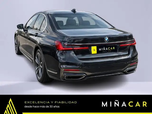 BMW 7 Series view 2