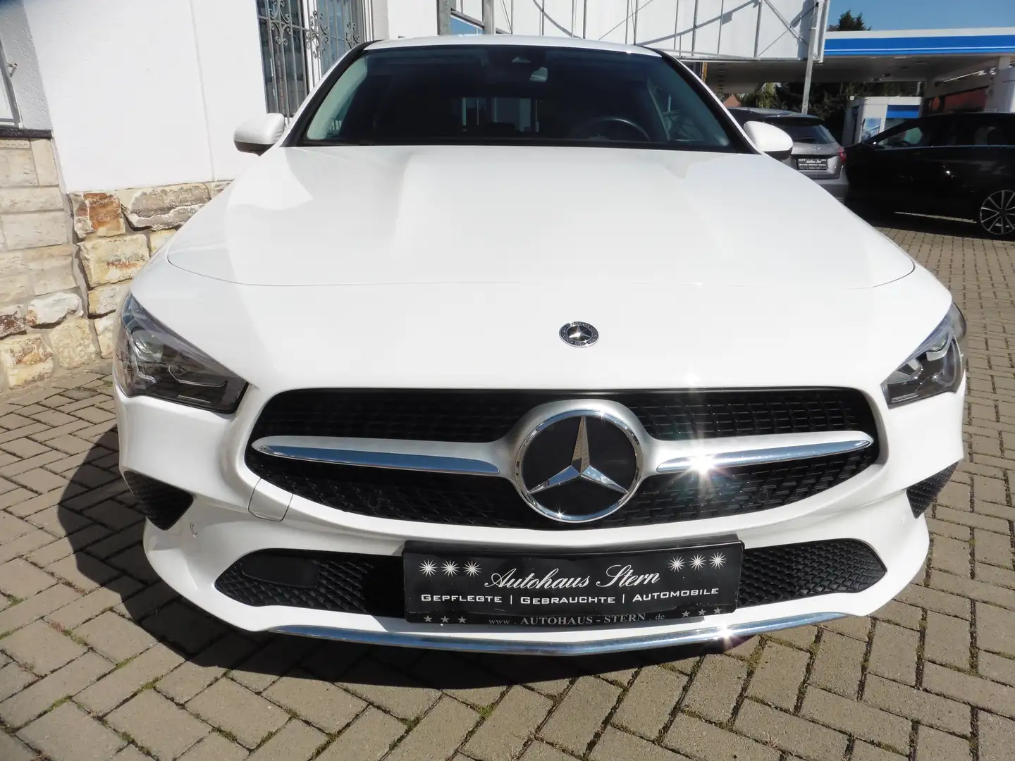 Mercedes-Benz CLA 180 Shooting Brake DCT*LED*NAVI*WR*Kamera*Ambiente...* Weiß - 2