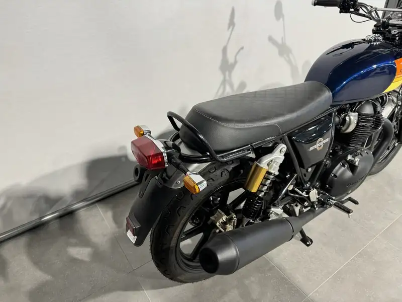 Royal Enfield Interceptor - foto 6