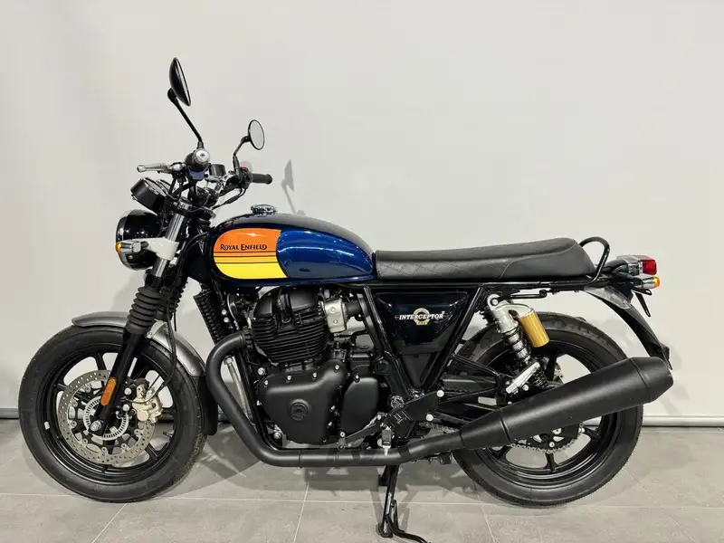 Royal Enfield Interceptor - foto 8