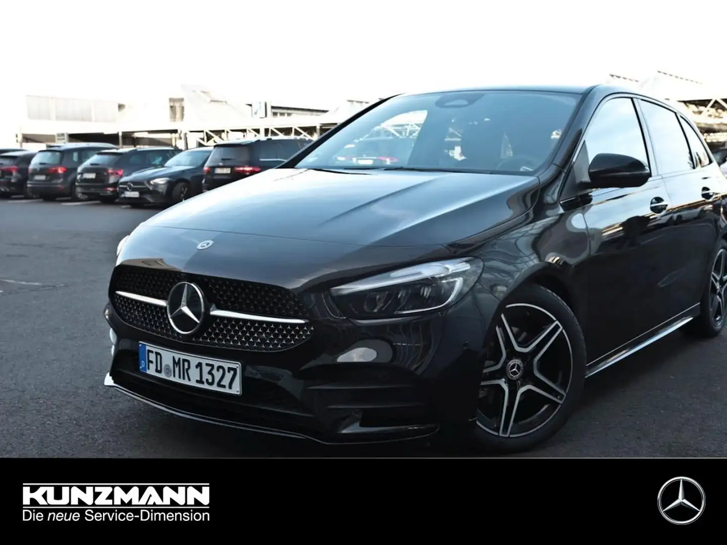 Mercedes-Benz B 180 AMG Night MBUX Navi 360° AHK EasyPack Schwarz - 1