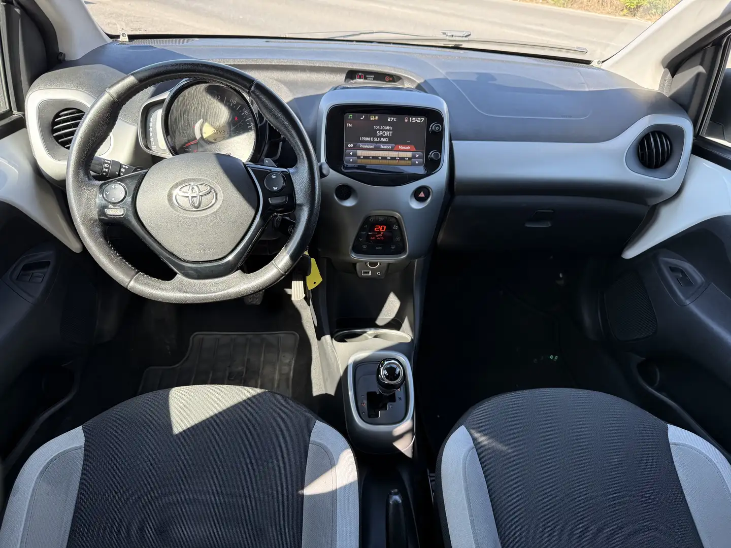 Toyota Aygo 5p 1.0 x-clusiv m-mt Automatica Uff. 1° Pro Blanco - 2