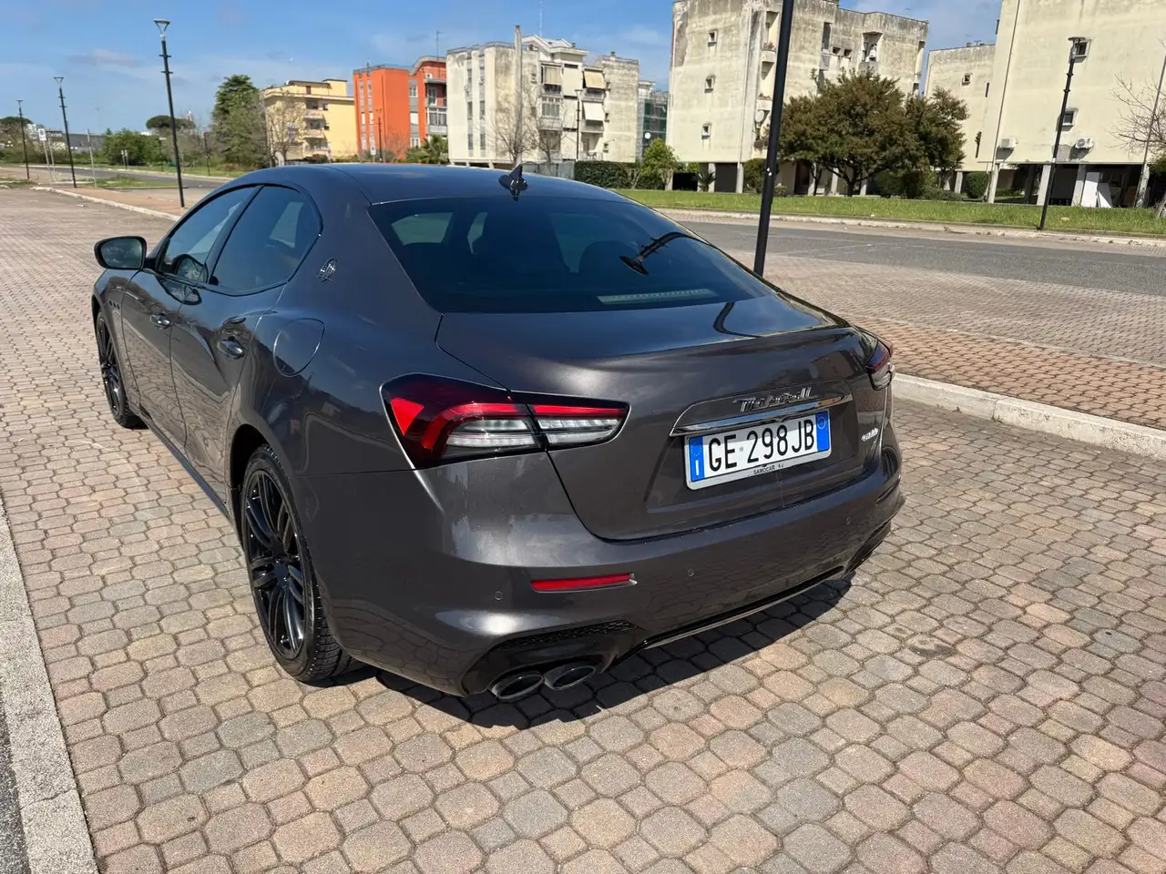 Maserati Ghibli 2021