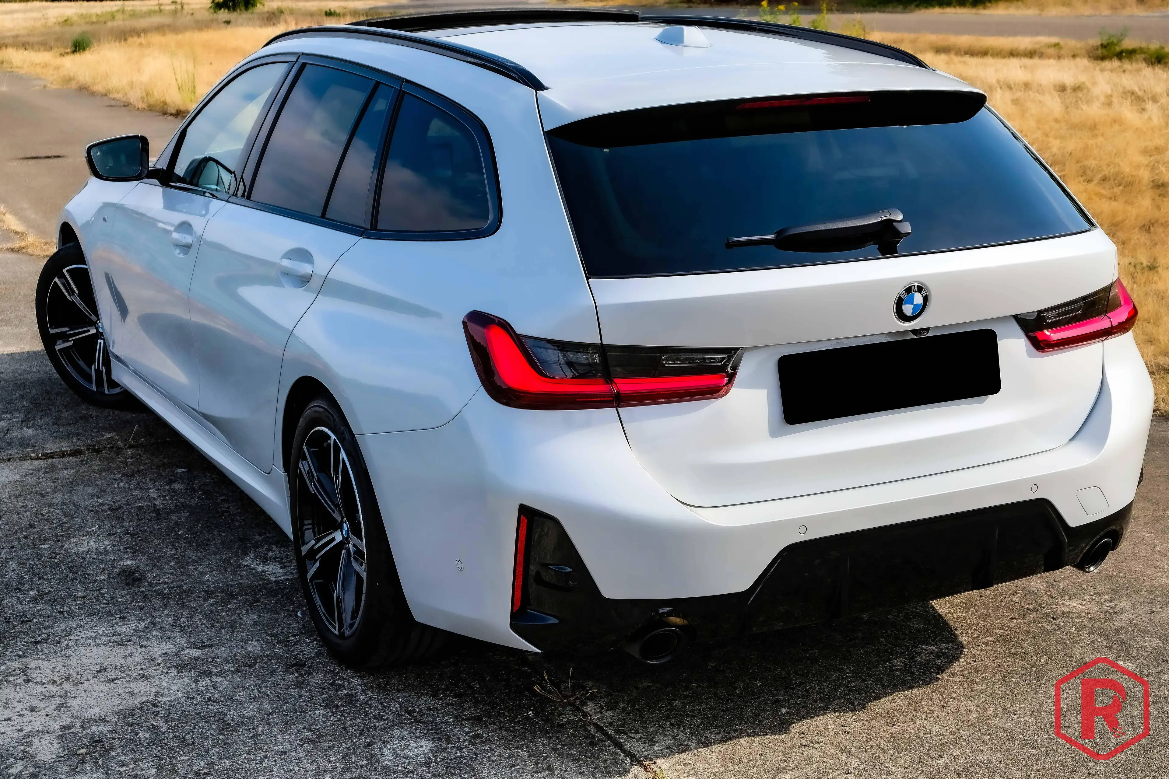 BMW 318 i Touring M Sport Pro Pano HarmanKardon ACC — photo 4