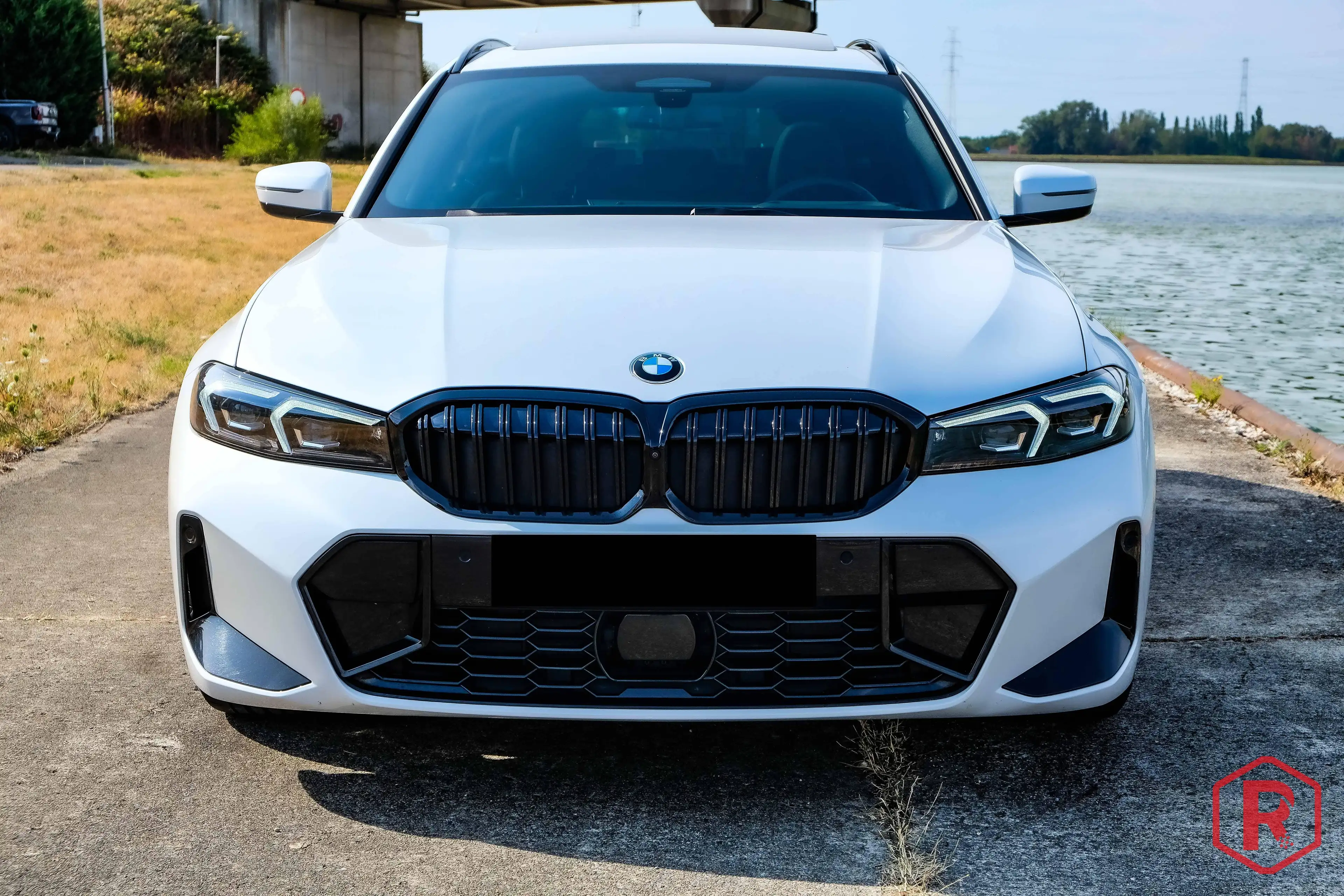 BMW 318 i Touring M Sport Pro Pano HarmanKardon ACC — photo 2