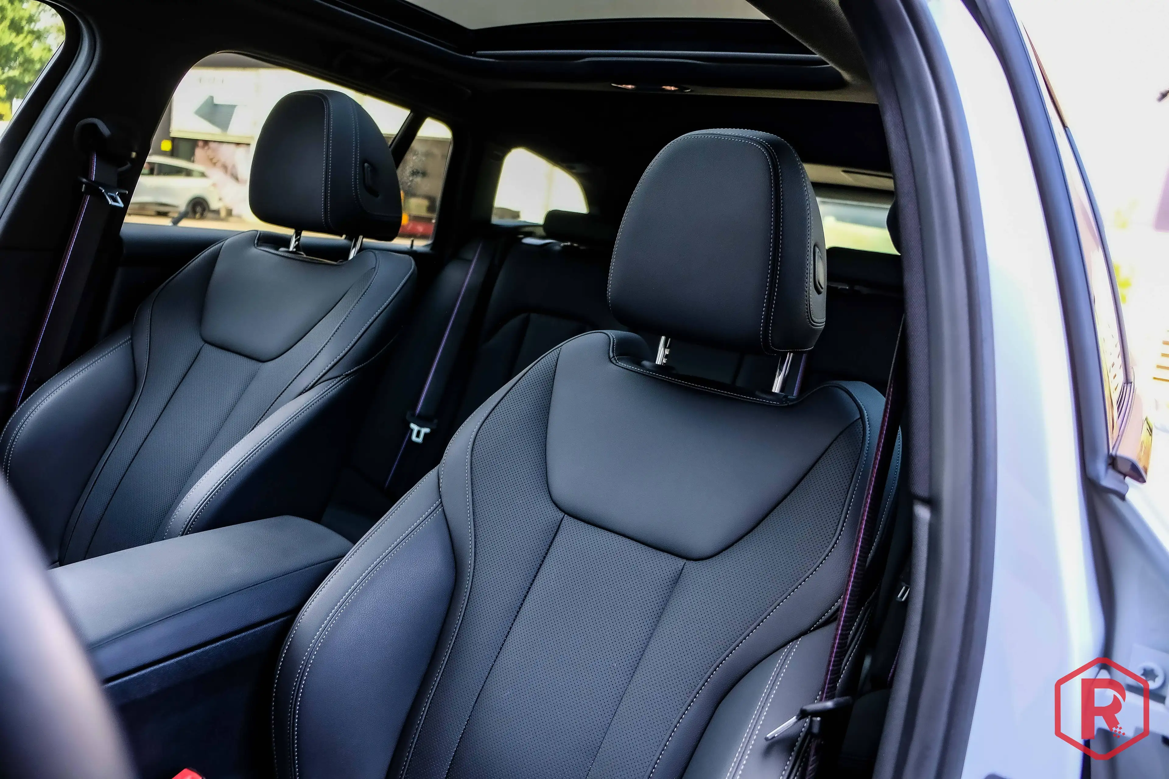 BMW 318 i Touring M Sport Pro Pano HarmanKardon ACC — photo 13