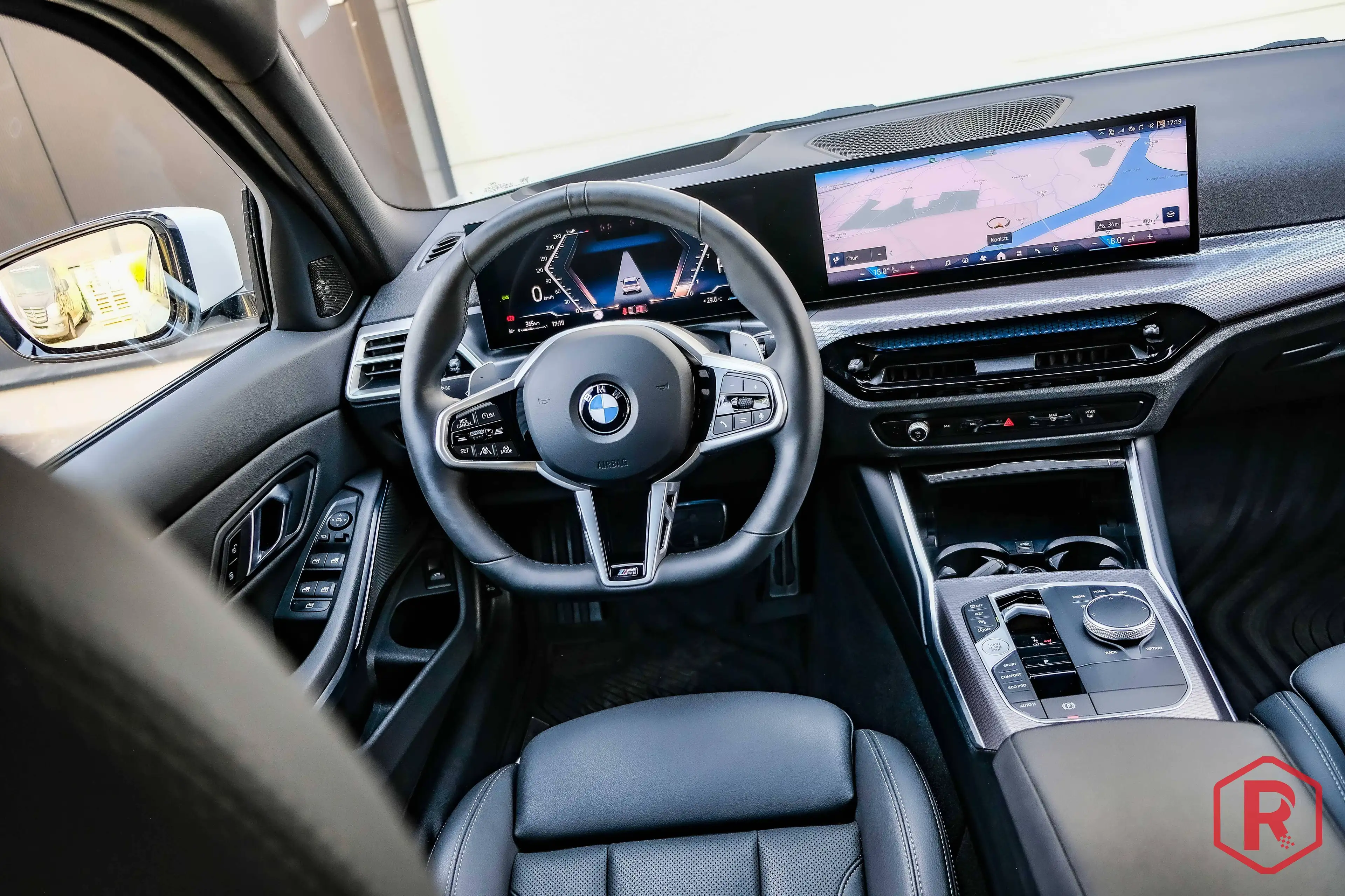 BMW 318 i Touring M Sport Pro Pano HarmanKardon ACC — photo 11