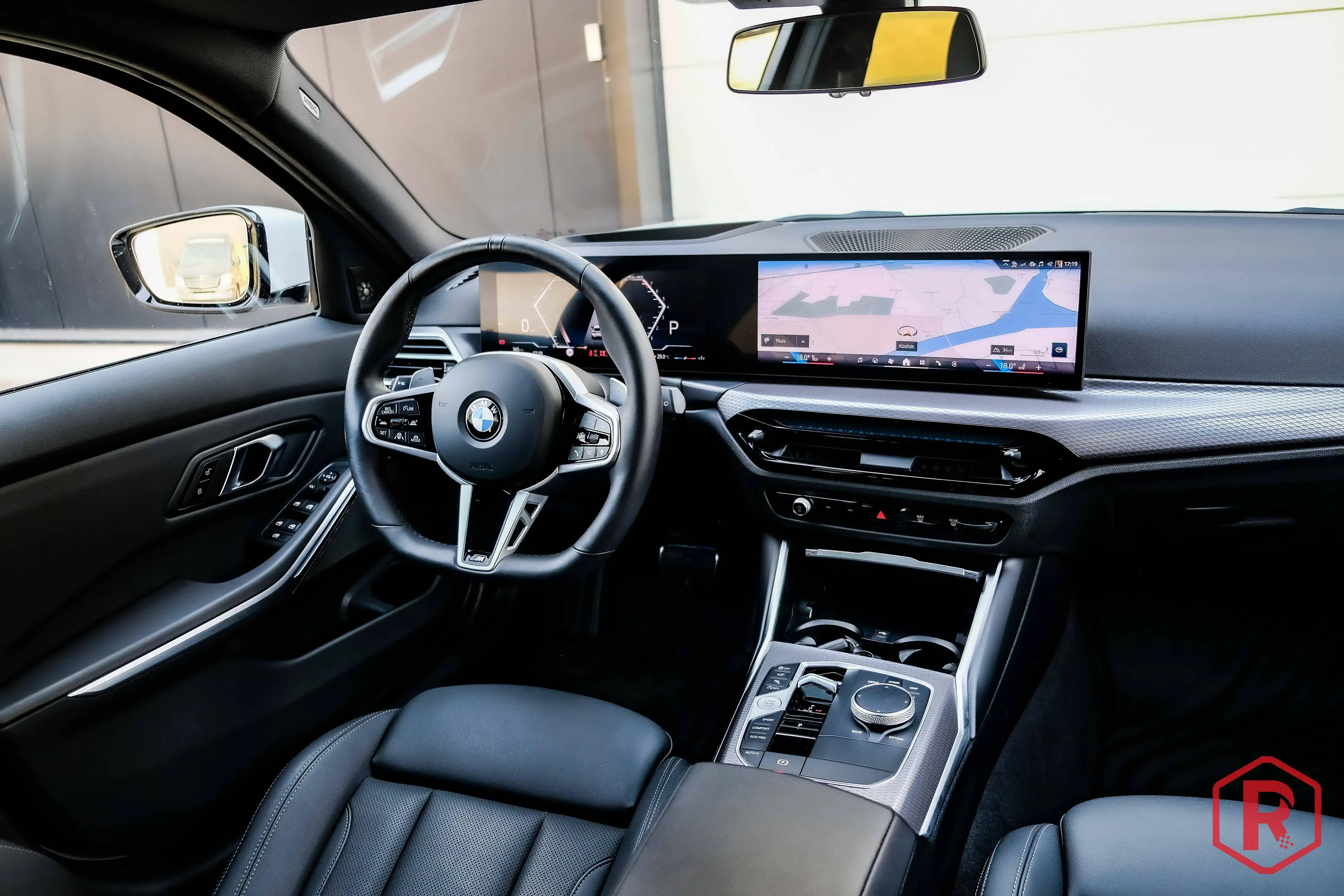 BMW 318 i Touring M Sport Pro Pano HarmanKardon ACC — photo 12