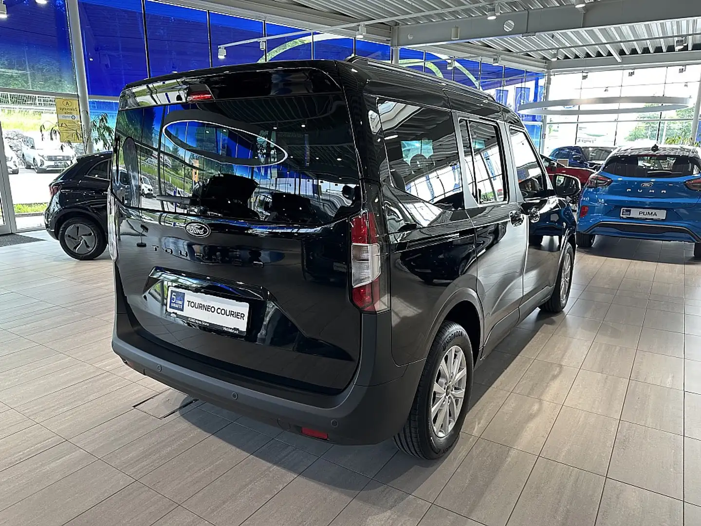 Ford Tourneo Courier 1,0 EcoBoost Titanium Aut. Schwarz - 2