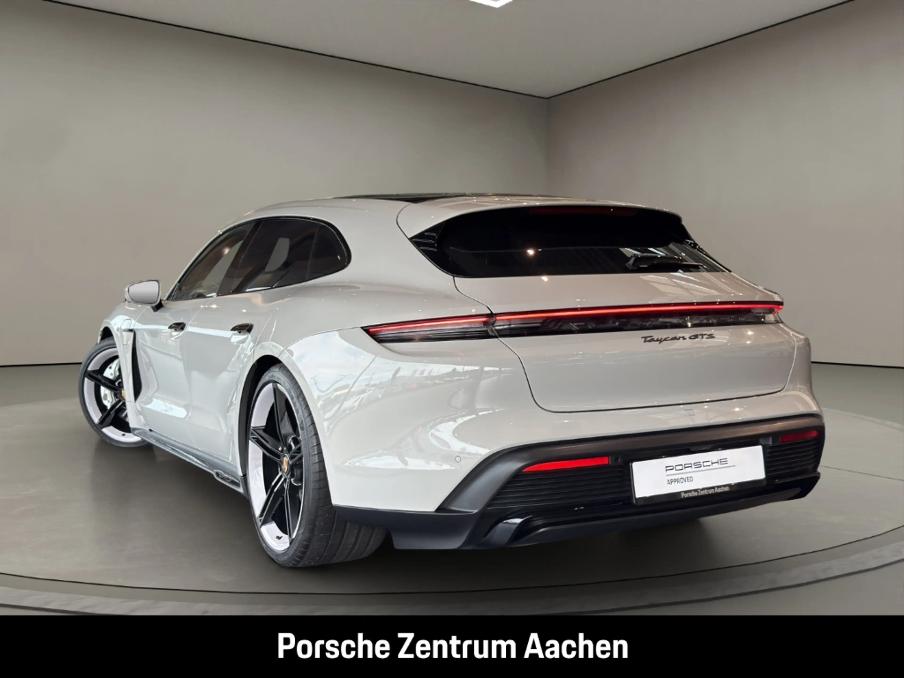 Porsche Taycan GTS Sport Turismo — photo 3
