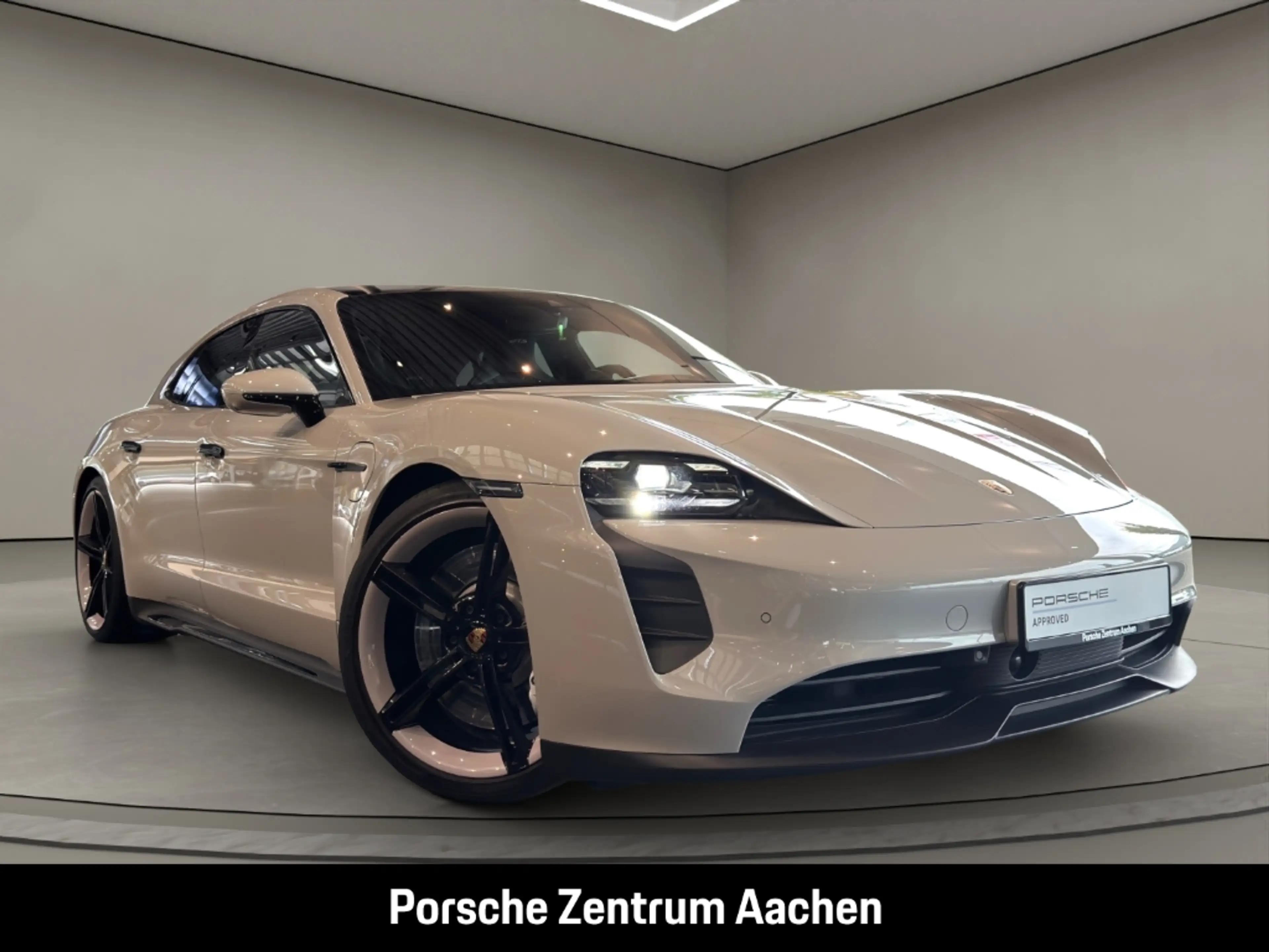 Porsche Taycan GTS Sport Turismo — photo 8