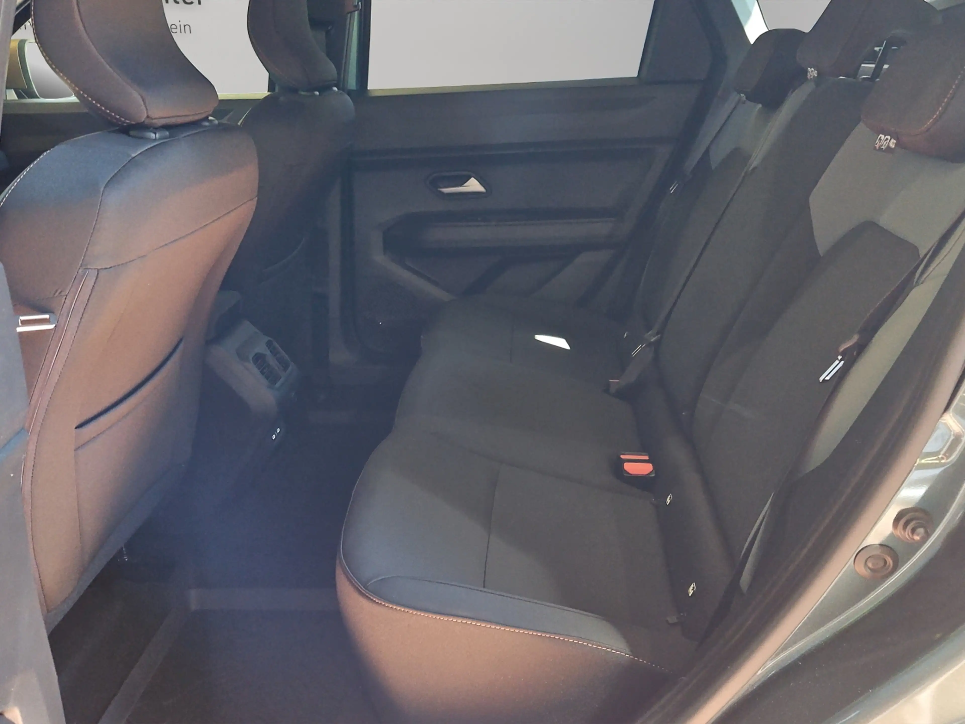 Dacia Bigster TCe 140 Extreme Pano Winter+ Citypaket el. Heckla — photo 13