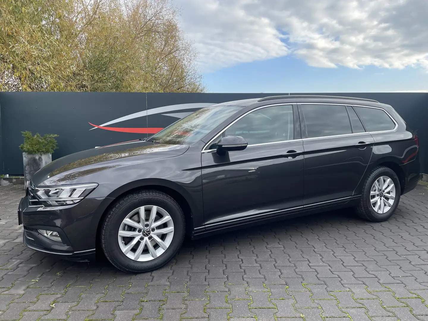 Volkswagen Passat Variant Business, IQ-Drive Grau - 1