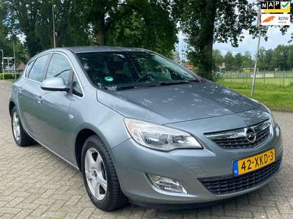 Opel Astra 1.4 Turbo Cosmo airco cruis control cv op afs