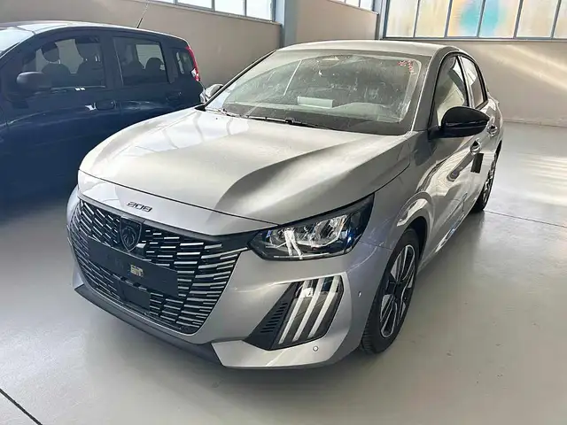 Peugeot 208 view 3