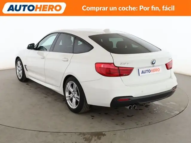 BMW 3 Series view 4