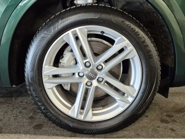 Audi Q5 view 15