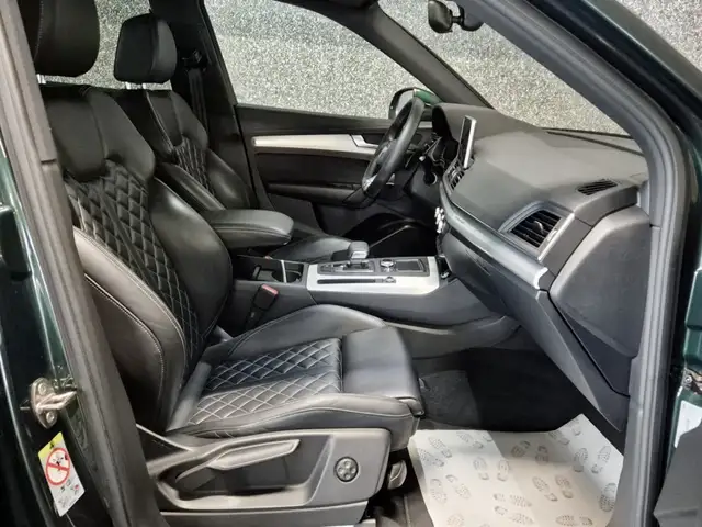 Audi Q5 view 8