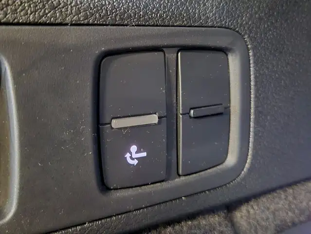 Audi Q5 view 14
