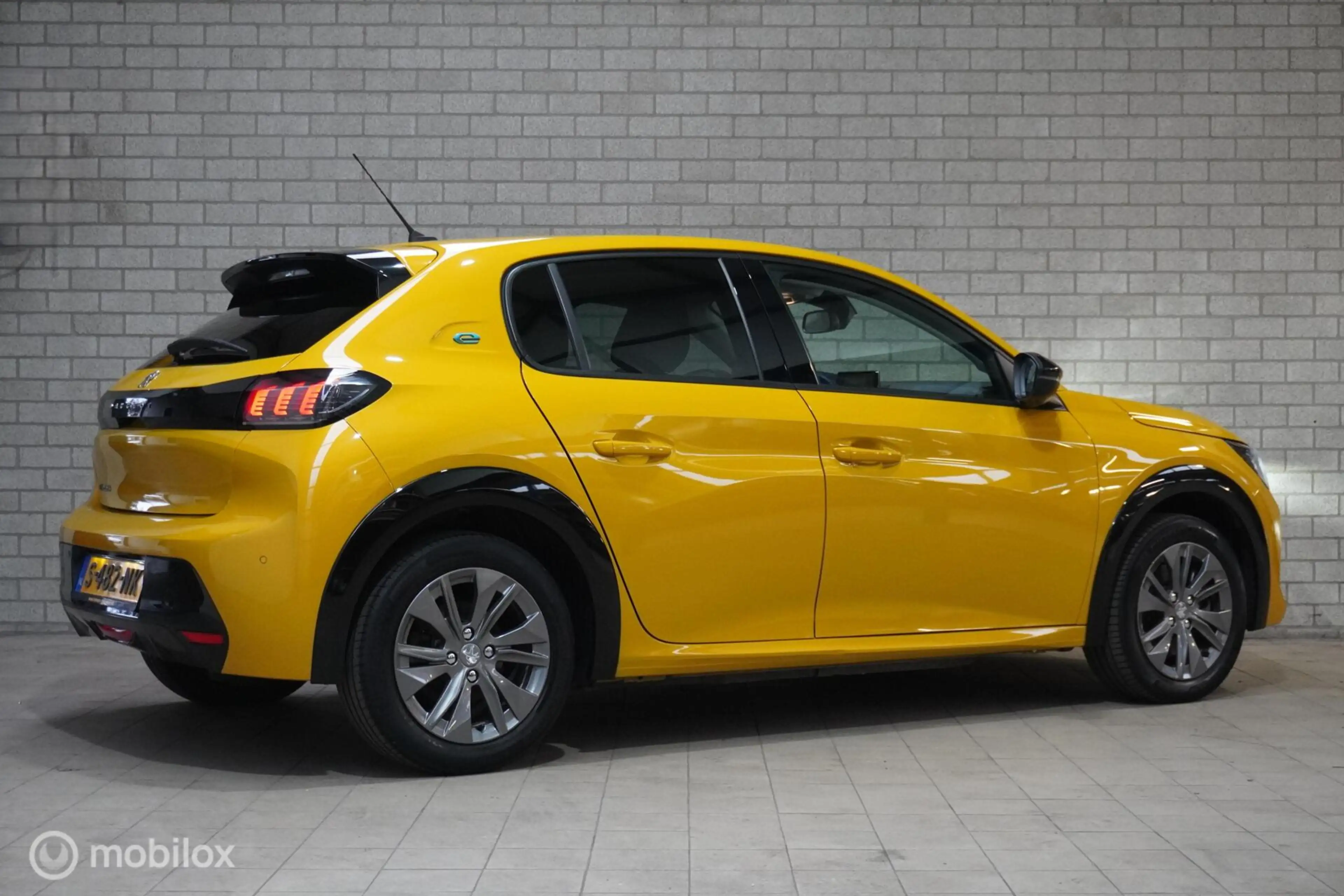 Peugeot e-208 EV Allure Pack 50 kWh — photo 4