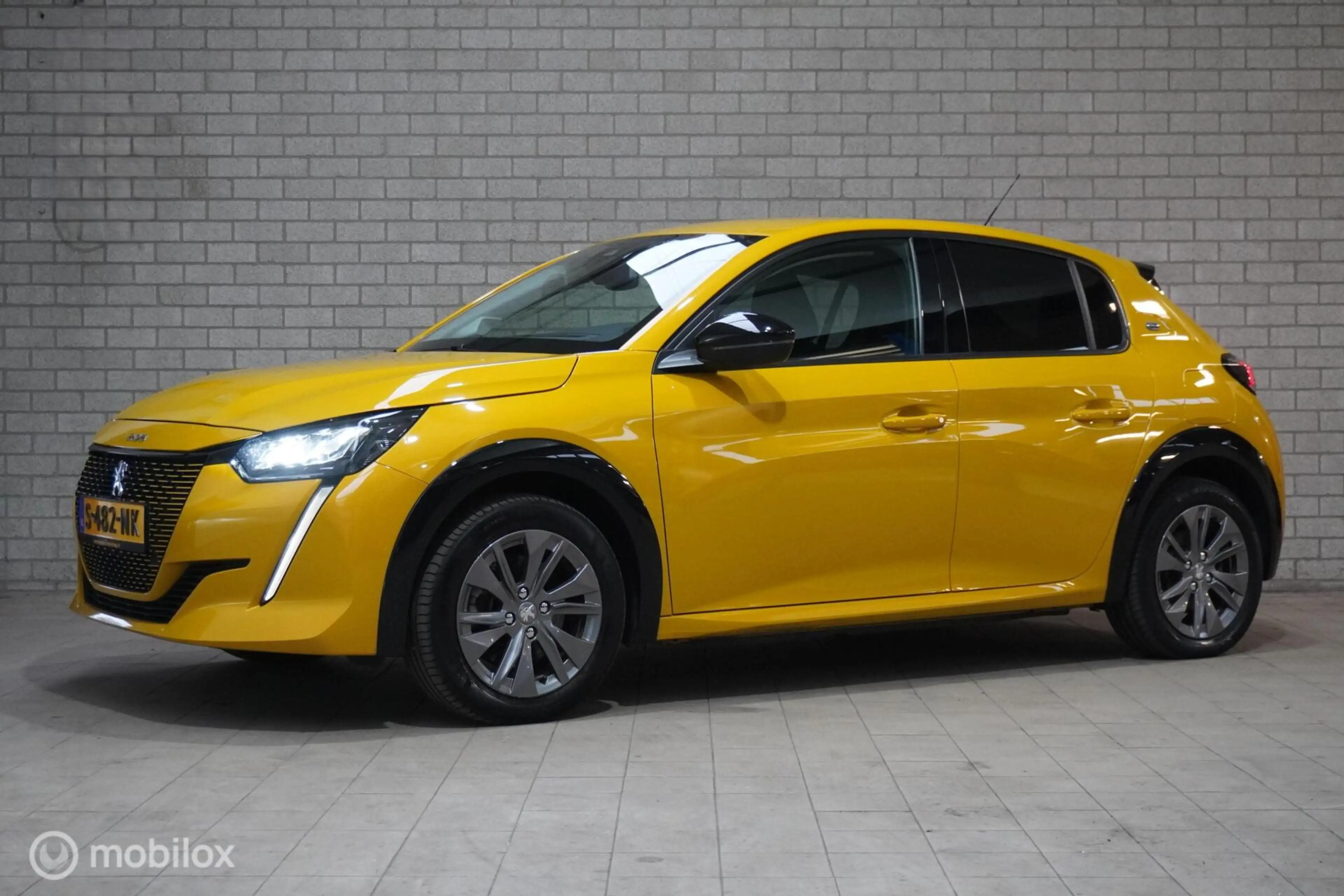Peugeot e-208 EV Allure Pack 50 kWh — photo 2