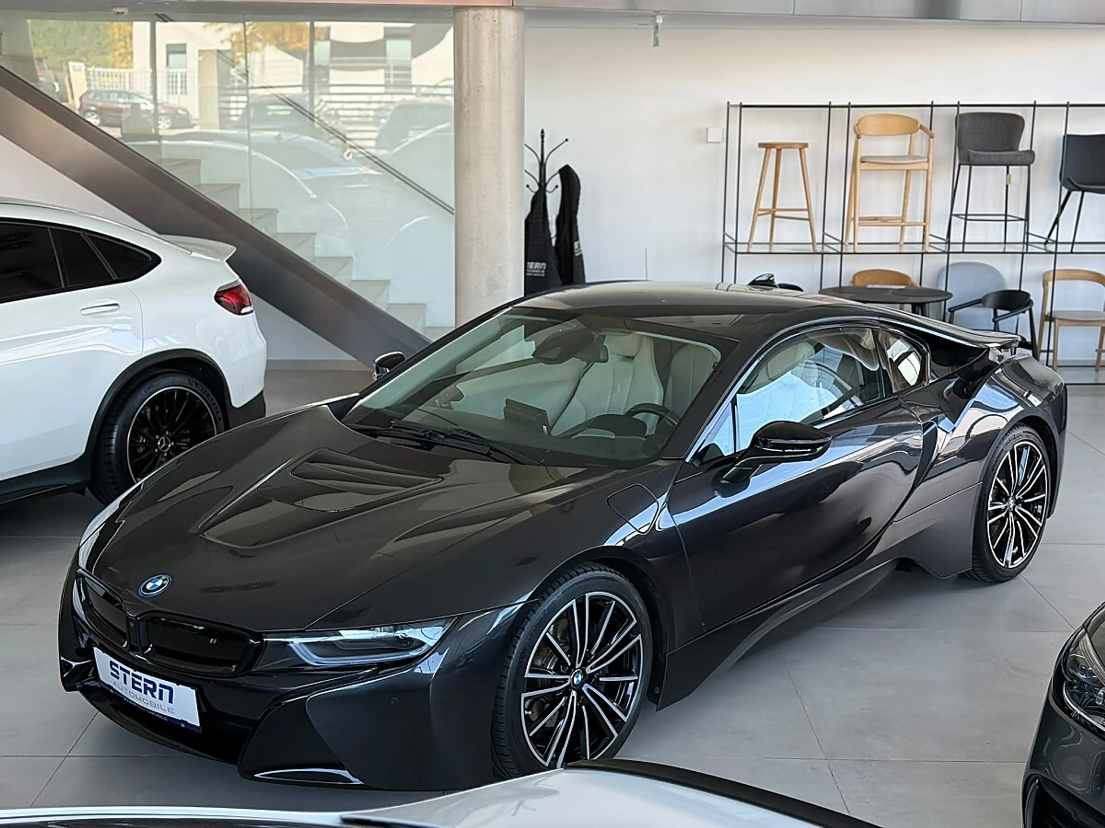 BMW i8 PHEV Range Extender *CARBON* HUD* FLÜGELTÜRE* — photo 3