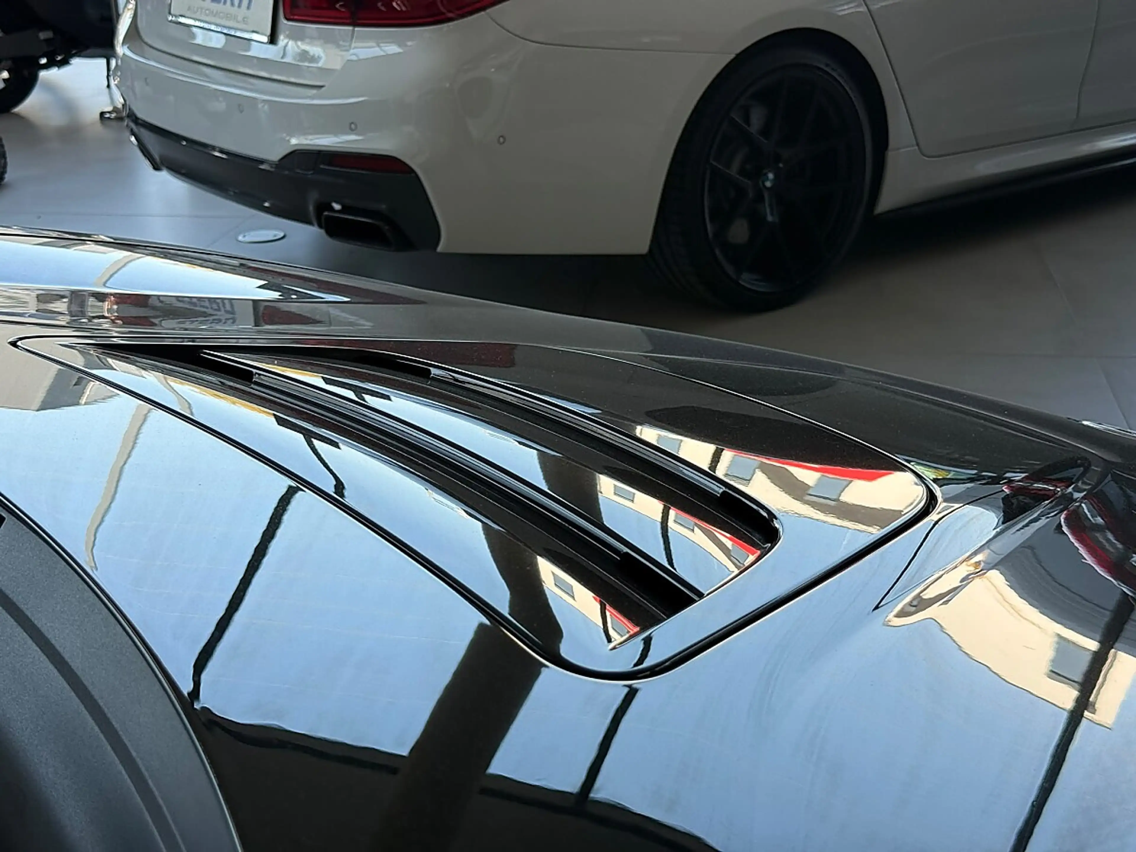 BMW i8 PHEV Range Extender *CARBON* HUD* FLÜGELTÜRE* — photo 12
