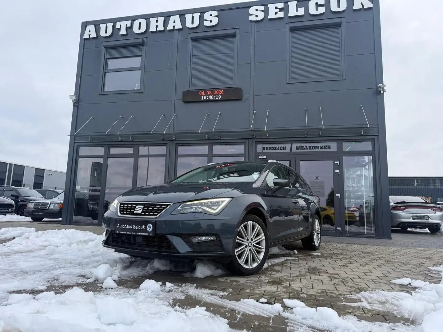 SEAT Leon Xcellence *ACC*LED*Virtual*SHZ*Kamera* Grau - 1